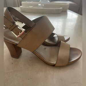 Kelly & Katie Neutral Sandals 7.5M